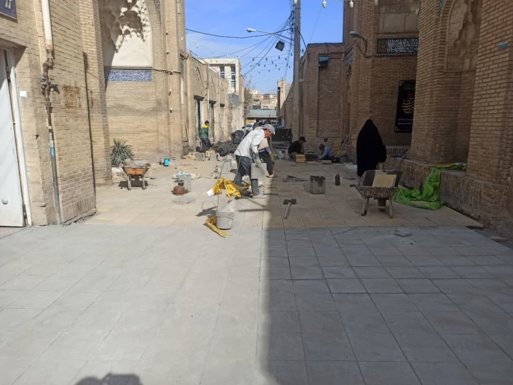 اقدامی جهادی در بهسازی محور مسجد جامع قم/کف‌سازی 700 مترمربع در 10 روز